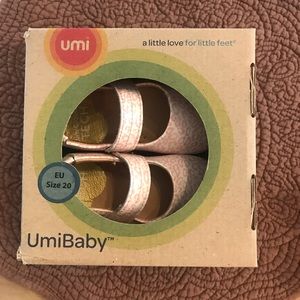 UmiBaby Shoes - Size 5 US/Size 20 EUR